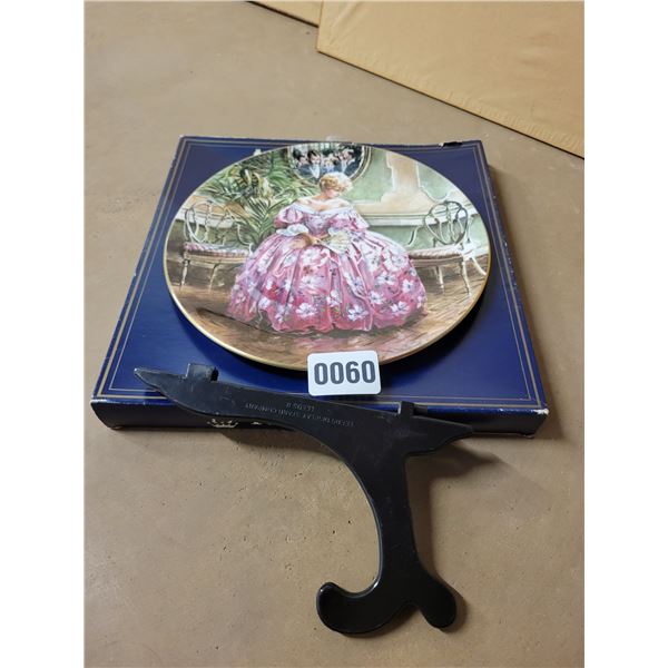 Royal Doulton Plate Victoria hn 2471 with Plate Stand