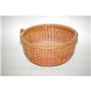 Image 2 : 19TH CENT. ROUND NANTUCKET BASKET - 7 1/2" RO