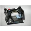 Image 3 : 221-1 SINGER FEATHERWEIGHT SEWING MACHINE W/