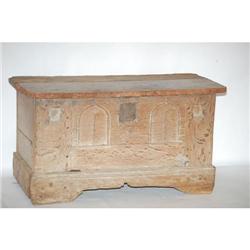 EARLY CONTINENTAL CARVED COFFER - 17TH-EARLY