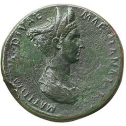 Matidia, figlia di Marciana, madre di Sabina Sesterzio.