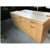 Image 2 : MAPLE CUSTOM 6' CREDENZA