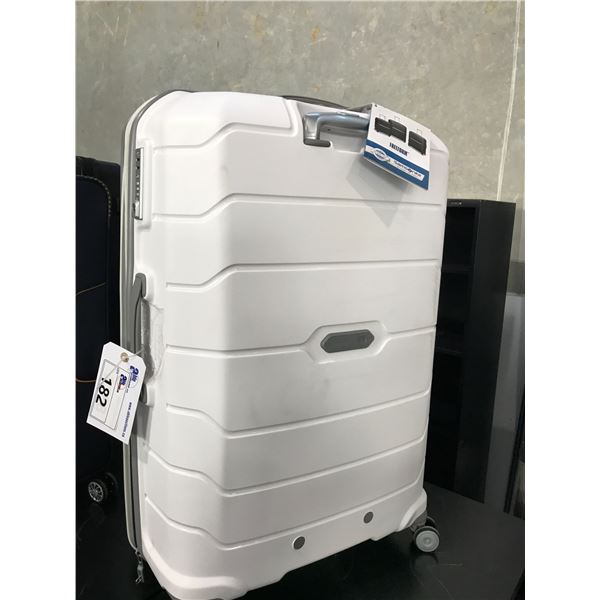 WHITE AND GREY SAMSONITE FREEFORM HARD CASE SUITCASE WITH SPINNER WHEELS 30  H