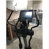 Image 2 : LIFE FITNESS ELLIPTICAL TRAINER