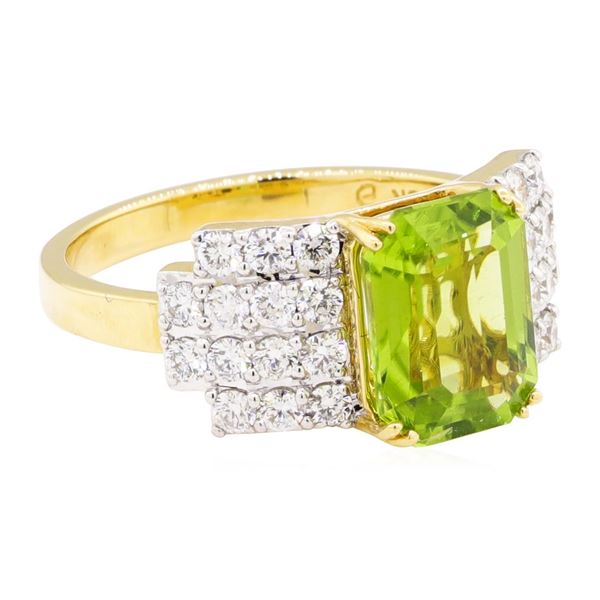 3.49 ctw Emerald Cut Step Peridot And Round Brilliant Cut Diamond Ring - 18KT Ye
