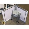 Image 3 : 2' X 4' FOLDING TABLE AND FOUR FOLDING STOOLS KIT