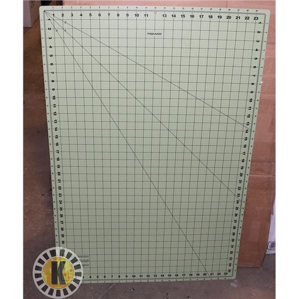 FISKARS 24" X 36" SELF HEALING ECO CUTTING MAT