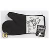 NEW DISNEY WINNIE THE POOH OVEN MITT SET