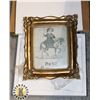 Image 1 : 8 X 10 GOLD PICTURE FRAME