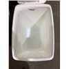 Image 3 : Rubbermaid Wastebasket X3 - NO LIDS