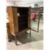 Image 2 : Antique Hutch by "Andrew Malcolm Fine Period Furniture" Made in Canada