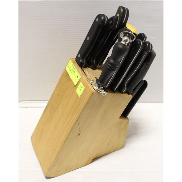 KNIFE BLOCK W/ ASSORTED KNIVES