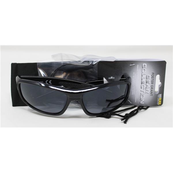 PAIR OF FOSTER GRANT MAX BLOCK SUNGLASSES