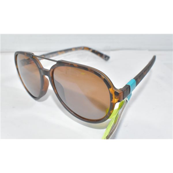 PAIR OF FOSTER GRANT SUNGLASSES