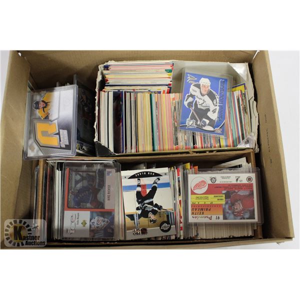 BOX OF VARIOUS HOCKEY CARDS AND SPECIAL INSERTS