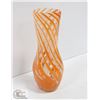 Image 1 : CREAMSICLE SWIRL ART GLASS VASE