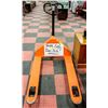 Image 2 : ORANGE PALLET JACK - 5,500 LBS.