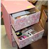 Image 2 : 4 DRAWER STAND FULL OF CRAFTING GOODS