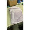 Image 2 : BOX OF TOWELS