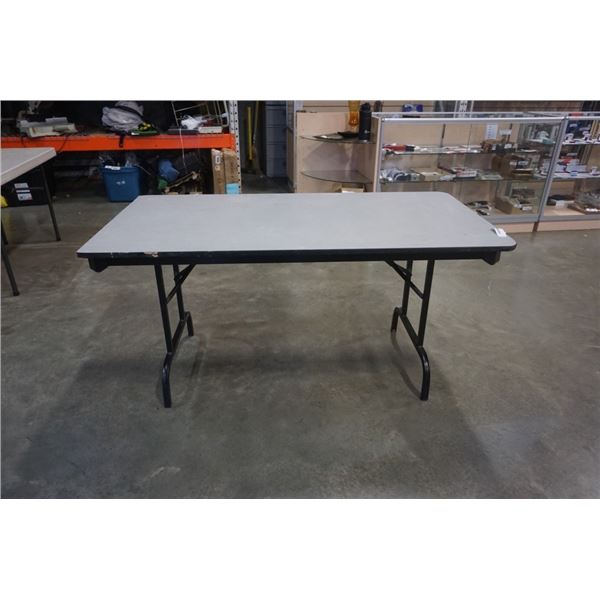 FOLDING MARKET TABLE 5 FOOT X 30 INCH