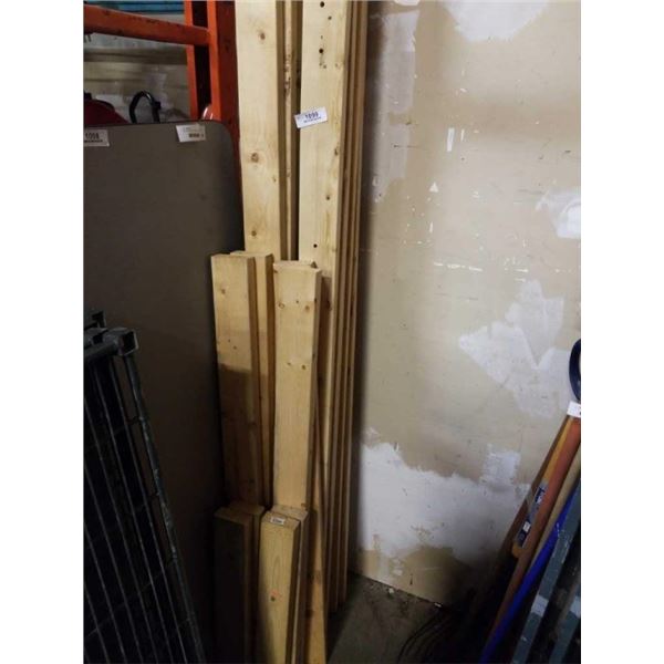 LOT OF 2 FT X 4 FT LUMBER 4 FT-8 FT