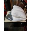 Image 1 : NEW BEDSURE RECTANGLE DOG BED WITH WATERPROOF COVER