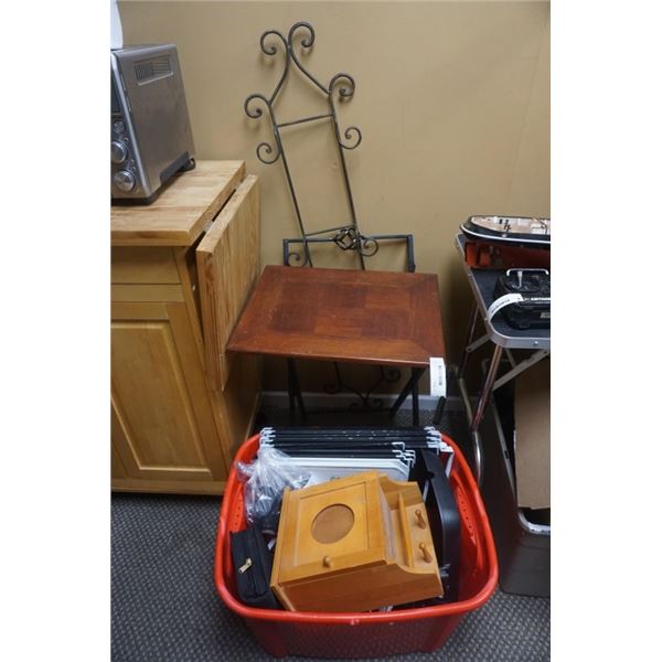 TOTE OF ESTATE GOODS, PLATE RACK AND FOLDING ENDTABLE