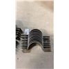 Image 2 : 28 STAINLESS BRACKETS