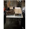 Image 1 : CASE OF 10 X 1 1/2 EPAN SMS SCREWS WITH BOX OF CART WHEELS