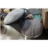 Image 1 : 2 CIRCULAR DOG BEDS