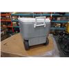 Image 5 : LARGE COLEMAN ROLLING COOLER