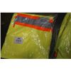 Image 2 : NEW CONDOR HIGH VIS 2XL JACKET AND BIB PANTS