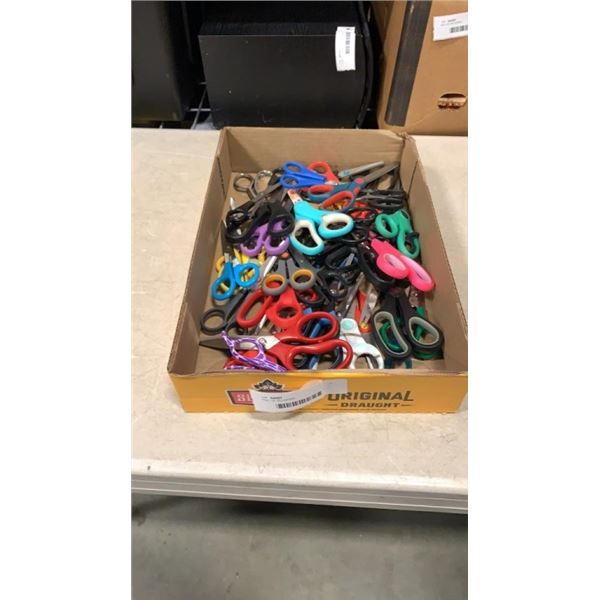 TRAY OF SCISSORS