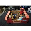 Image 1 : BOX OF VINTAGE COLLECTIBLES
