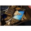 Image 4 : BOX OF VINTAGE COLLECTIBLES