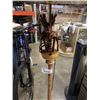 Image 2 : GIRAFFE FLOOR LAMP WITH LEOPARD PRINT SHADE