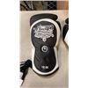 Image 2 : TRIUMPH UNITED 16OZ BOXING GLOVES