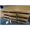 Image 4 : OAK 9 DRAWER DRESSER AND 2 DRAWER NIGHTSTAND