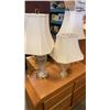 Image 2 : 3 CRYSTAL TABLE LAMPS AND FLOOR LAMP