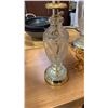 Image 4 : 3 CRYSTAL TABLE LAMPS AND FLOOR LAMP
