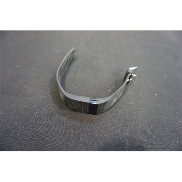 FIBIT CHARGE HR FITNESS WATCH TESTED AND WORKING NO CHARGER