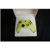 Image 2 : Xbox Wireless Controller – Electric Volt for Xbox Series X|S, Xbox One, and Windows 10 Devices Teste