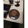 Image 3 : BOX OF PORCELAIN AND WOOD COLLECTIBLES WITH SHADOW BOX