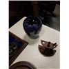 Image 5 : BOX OF PORCELAIN AND WOOD COLLECTIBLES WITH SHADOW BOX
