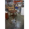 Image 3 : DESIGNER 3 BULB FLOOR LAMP