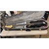 Image 2 : BLACK EPIPHONE BASS GUITAR IN BLACK LEATHER HARD CASE