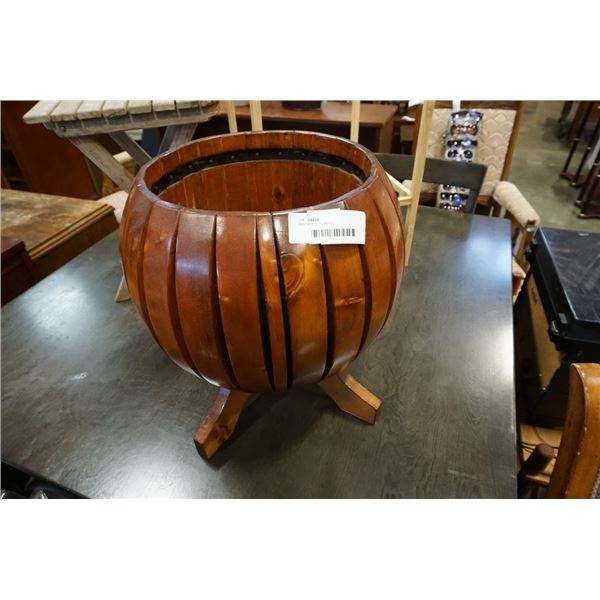 BENTWOOD PLANTER