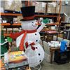 Image 2 : 8 FT PRELIT SNOW MAN LAWN FIGURE ON STAND