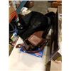 Image 2 : BOX OF VARIOUS ELECTRONICS AND TABLET PC