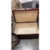 Image 2 : LEATHER LOOK STORAGE HASSOCK
